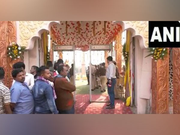 गैंगस्टर काला जथेडी की लेडी डॉन 'मैडम मिंज' से शादी: दिल्ली का इलाका किले में हुआ तब्दील